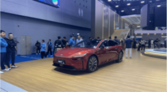 鉑智 7 丹霞紅新車色首次亮相